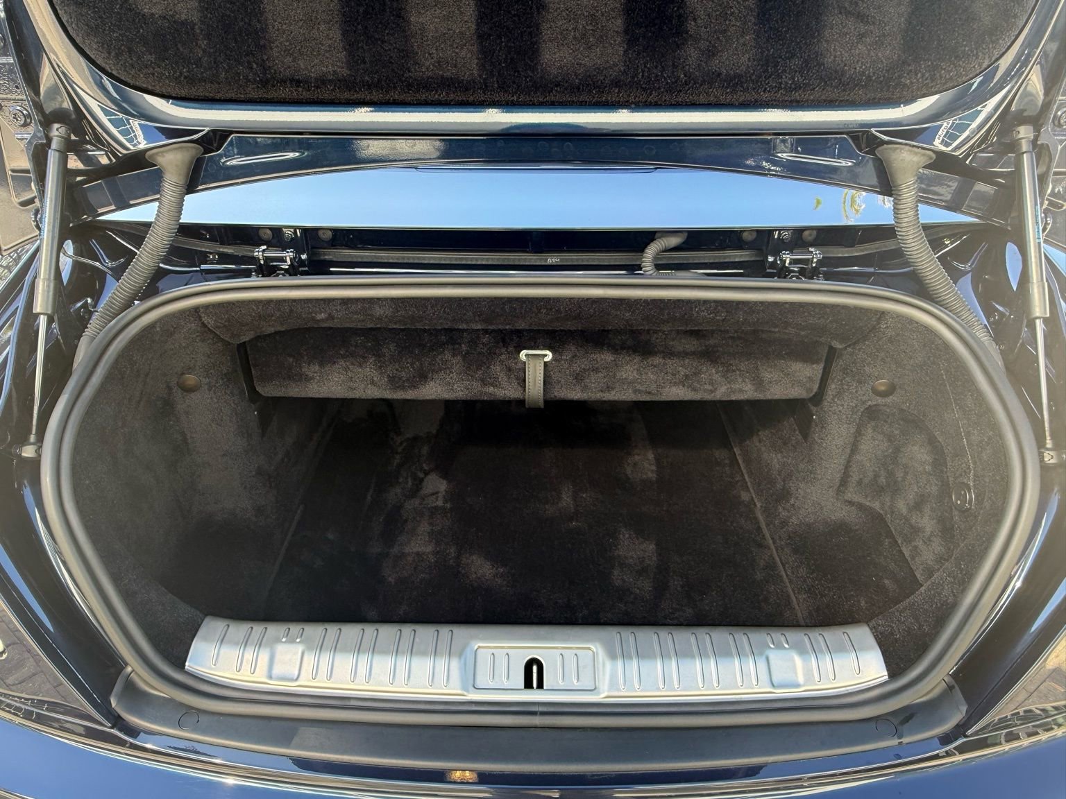 Used 2018 Rolls-Royce Dawn image 21