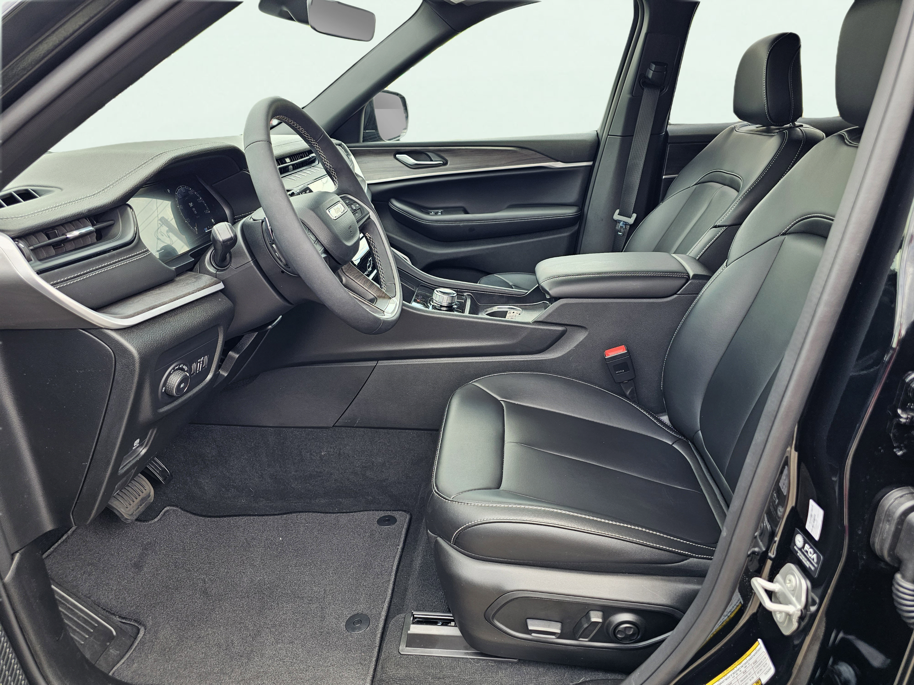 New 2026 Jeep Grand Cherokee Limited RWD image 17