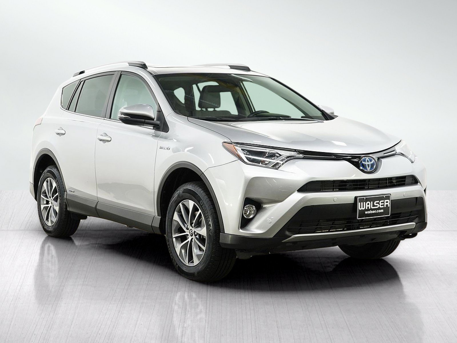 Used 2016 Toyota RAV4 XLE w/ Convenience Package AWD/4WD image 7