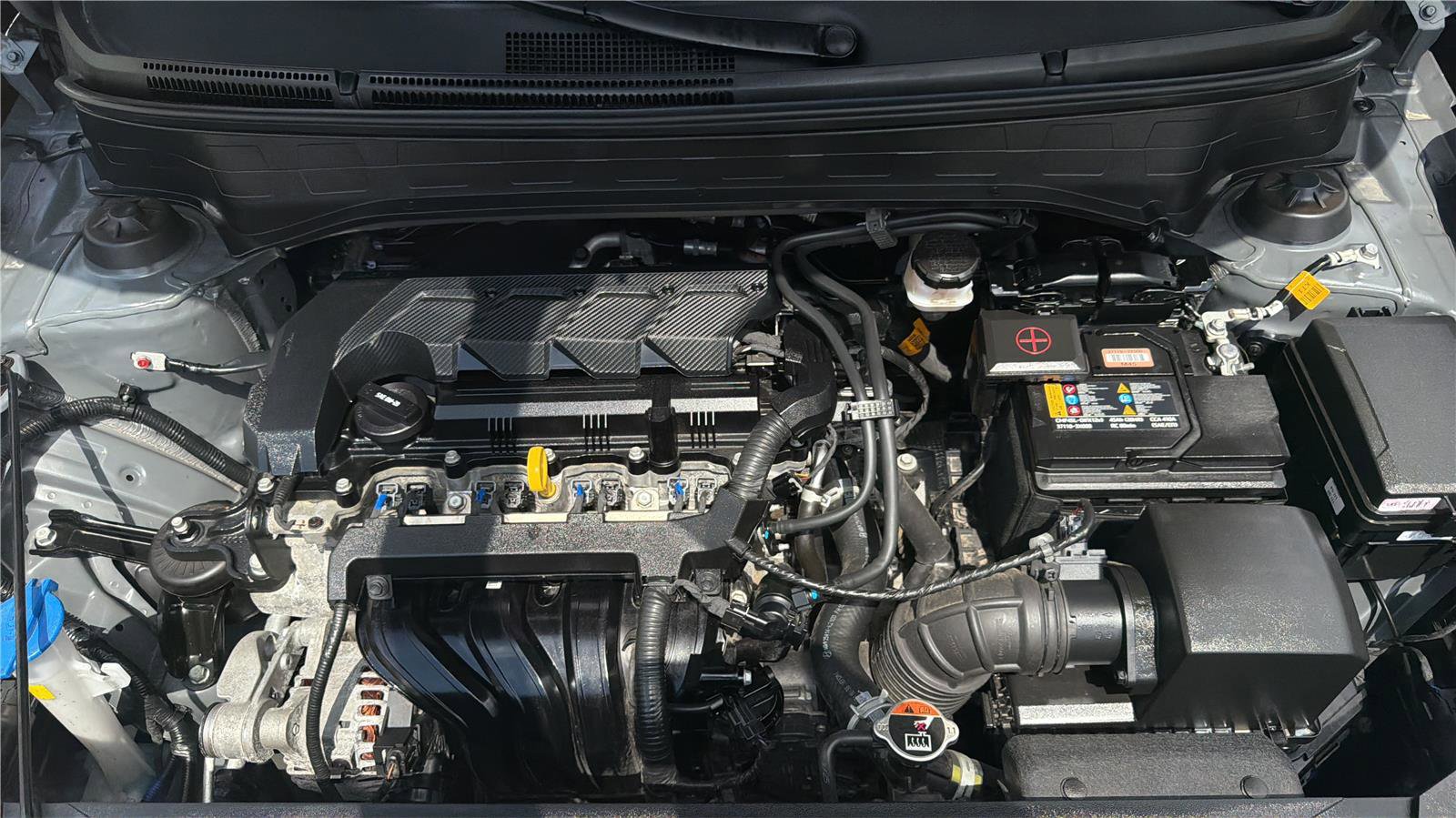 Used 2025 Hyundai Venue SEL FWD image 25