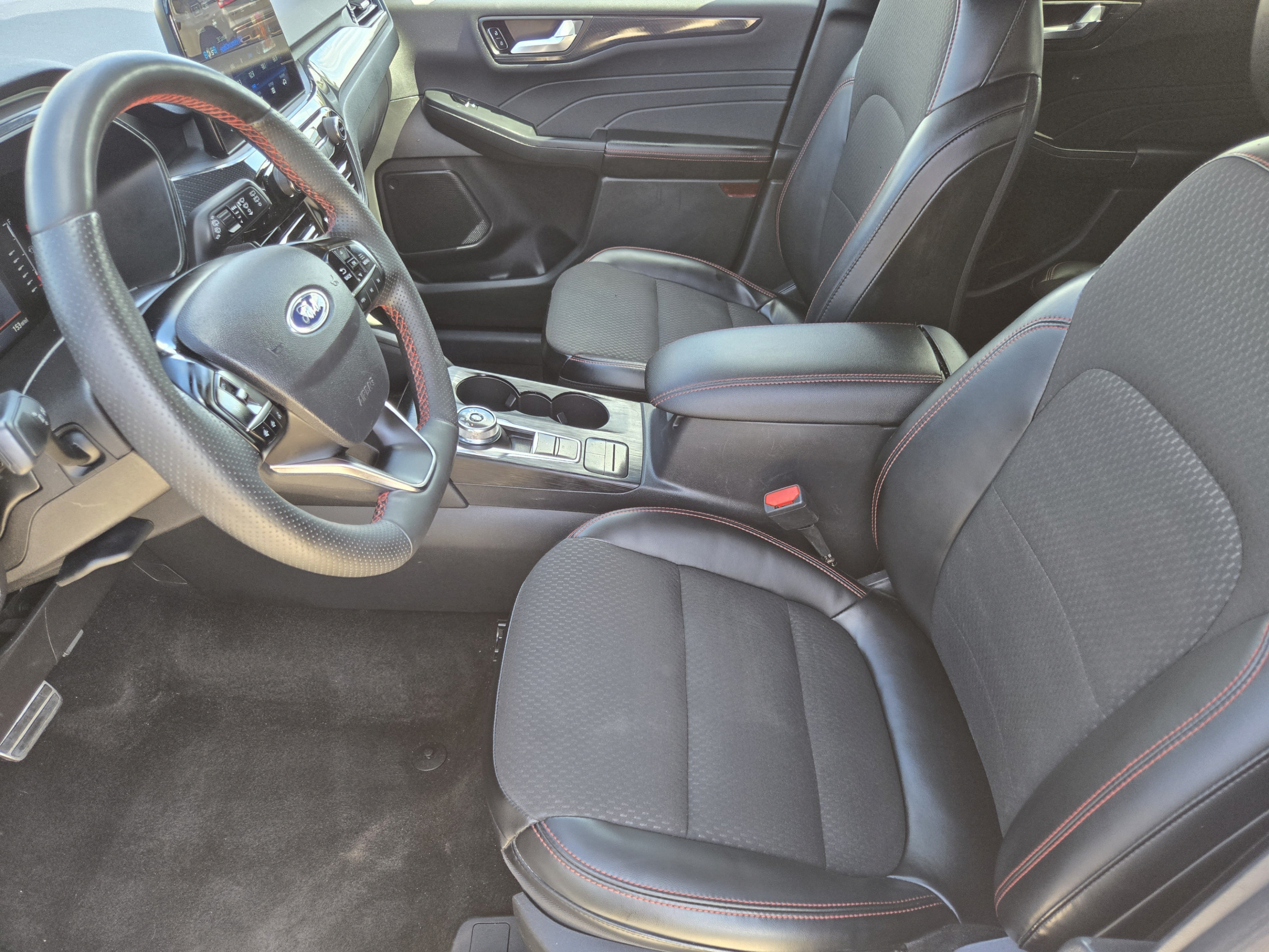 Used 2024 Ford Escape ST-Line AWD/4WD image 9