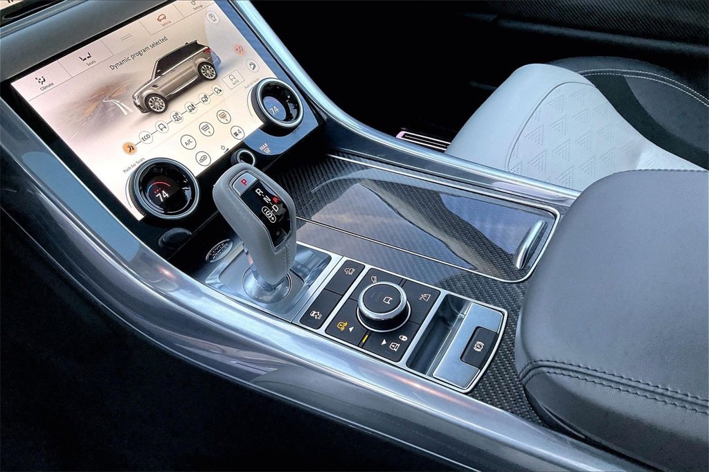 Used 2022 Land Rover Range Rover Sport SVR image 18