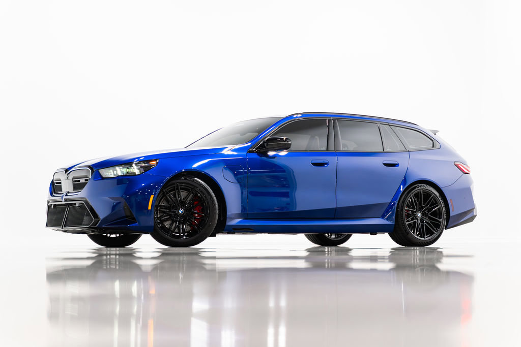 Used 2025 BMW M5 Touring image 11