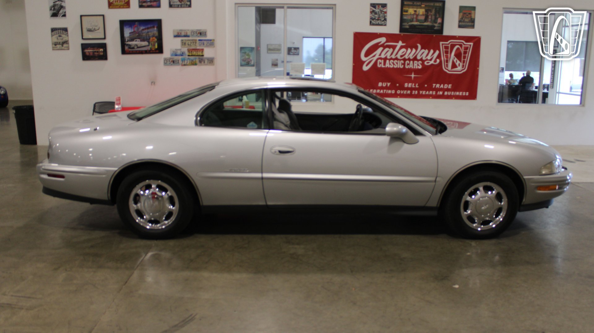 Used 1999 Buick Riviera Supercharged Coupe FWD image 31