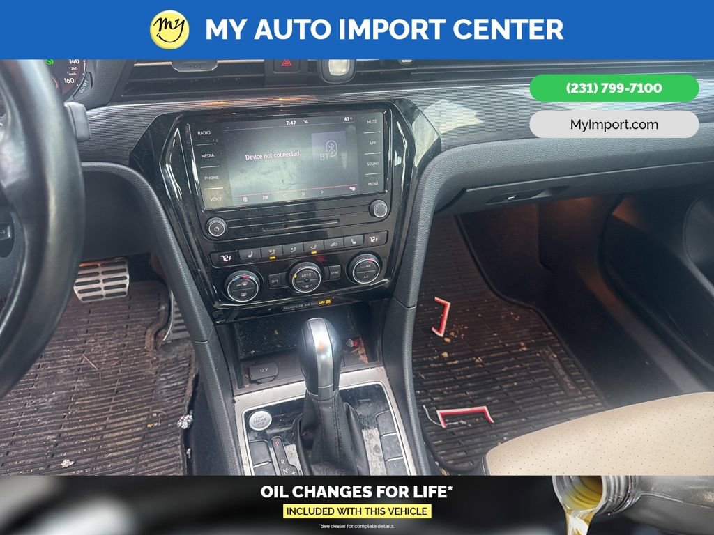 Used 2020 Volkswagen Passat 2.0T R-Line image 10
