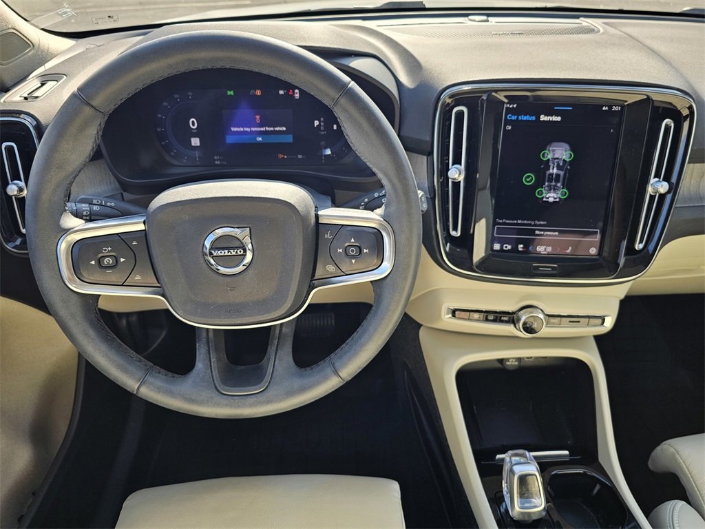 Used 2023 Volvo XC40 B5 Ultimate w/ Protection Package Premier image 18