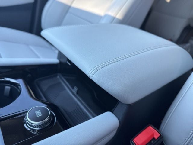 New 2026 Ford Explorer Platinum w/ LUX Leather Package AWD/4WD image 19