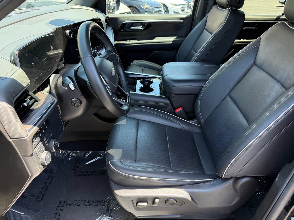 Used 2025 Chevrolet Tahoe Premier AWD/4WD image 22