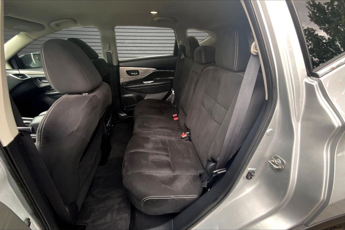 Used 2016 Nissan Murano SV AWD/4WD image 21