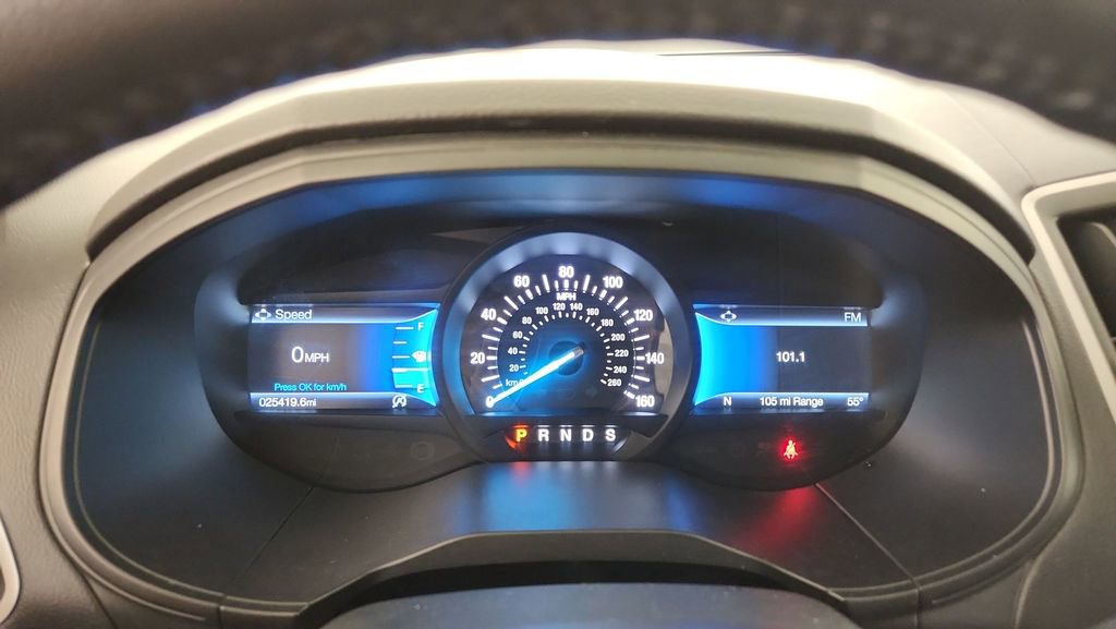 Used 2022 Ford Edge SEL image 11