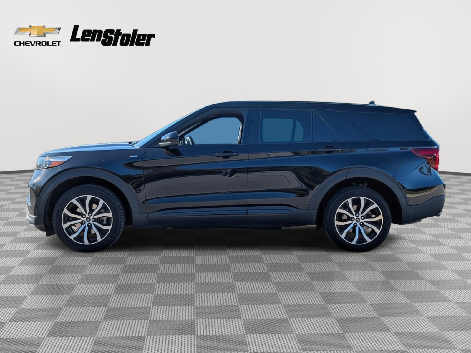 Used 2022 Ford Explorer ST-Line image 2
