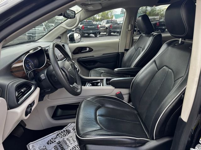 Used 2023 Chrysler Pacifica Limited image 22