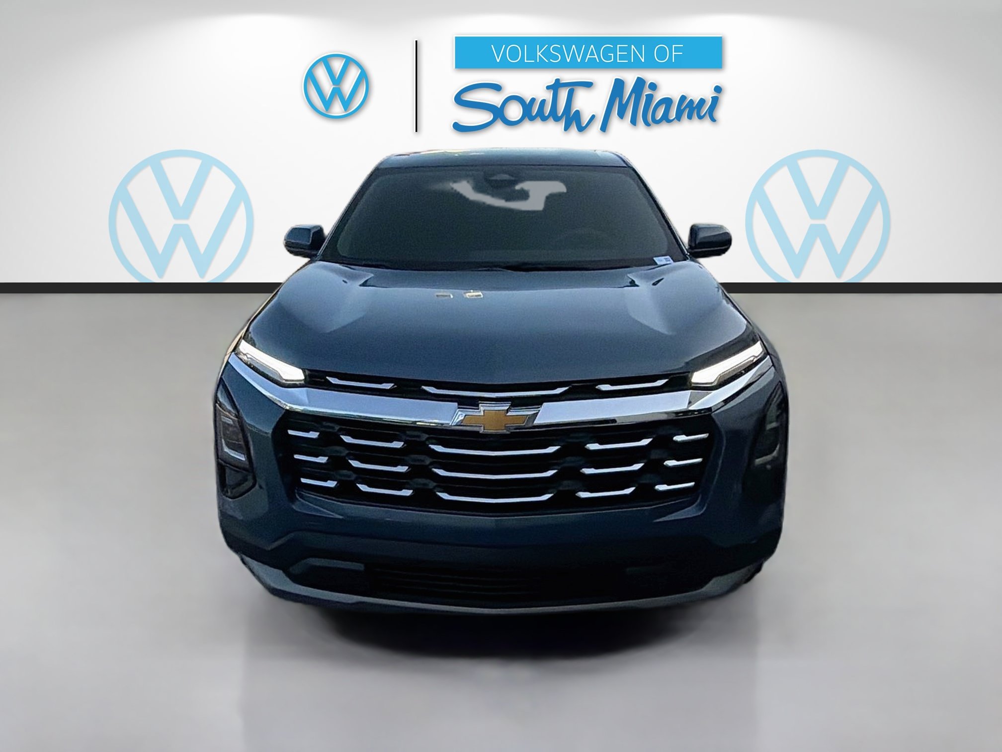 Used 2027 Chevrolet Equinox LT FWD image 2