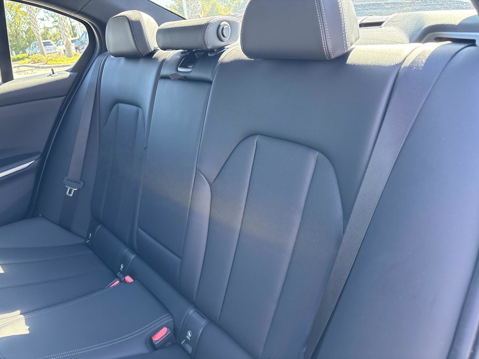 Used 2024 BMW 330i Sedan image 13