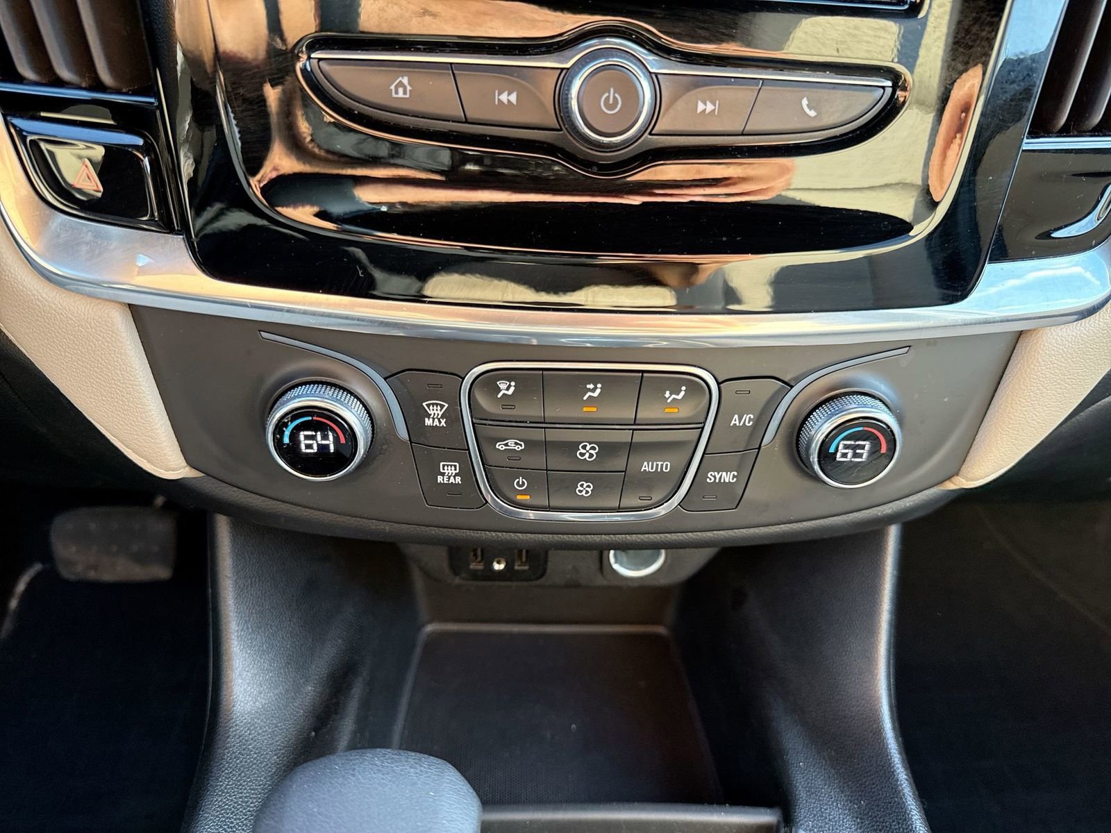 Used 2023 Chevrolet Traverse LS w/ Safety Package image 19