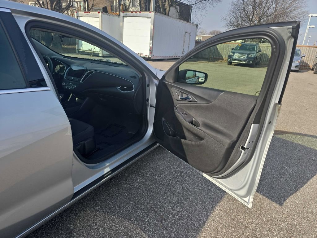 Used 2021 Chevrolet Malibu LS image 18