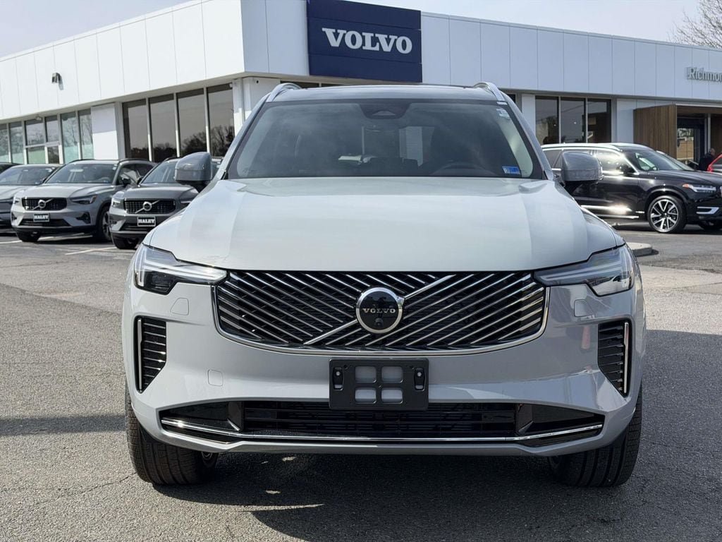 New 2026 Volvo XC90 B6 Plus w/ Protection Package Premier AWD/4WD image 23