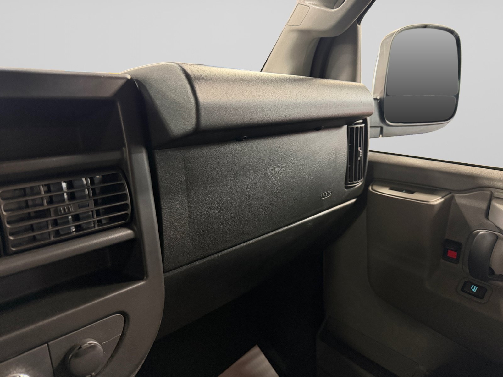 Used 2017 Chevrolet Express 3500 LT w/ LT Preferred Equipment Group RWD image 30