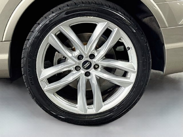 Used 2017 Audi Q7 3.0T Prestige AWD/4WD image 33