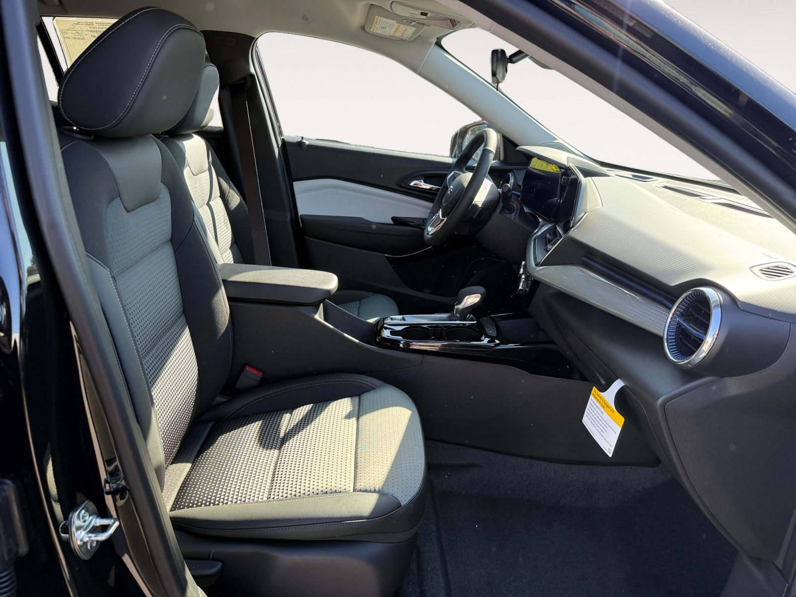 New 2026 Chevrolet Trax LT w/ Driver Confidence Package FWD image 19