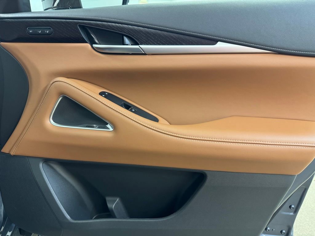 Used 2025 INFINITI QX60 Autograph w/ Cargo Package image 31