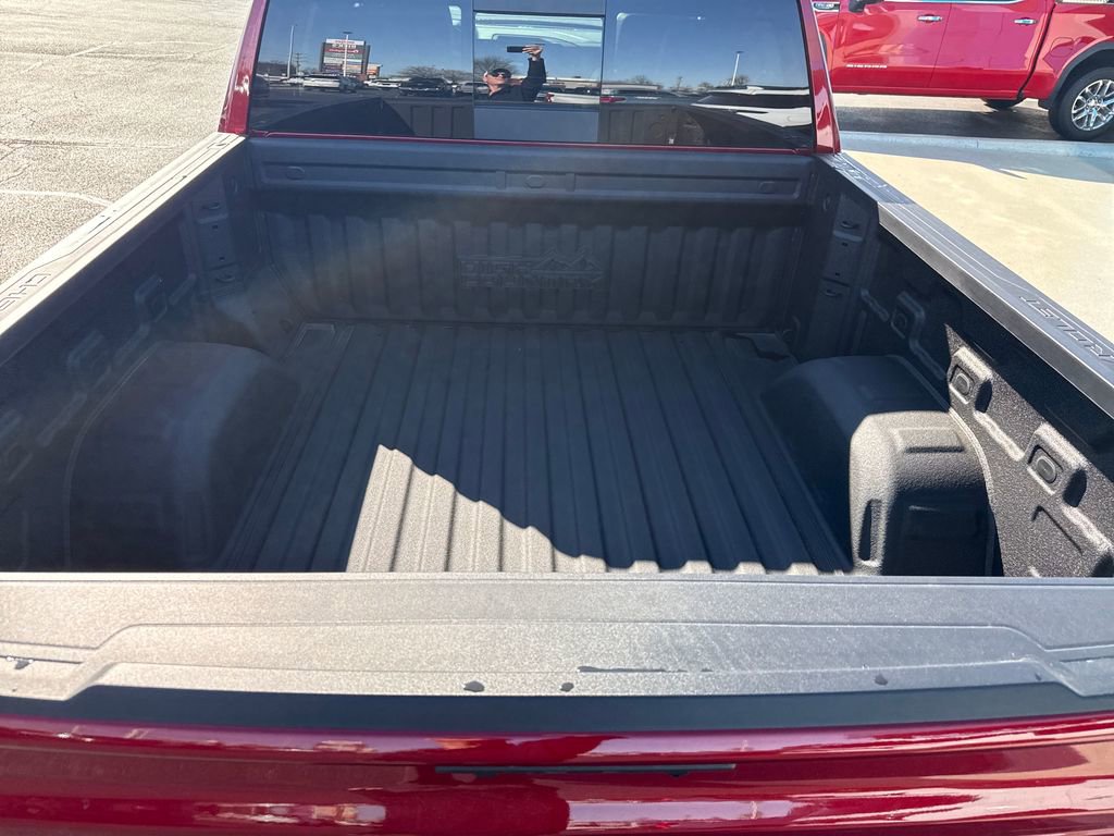 Used 2024 Chevrolet Silverado 1500 High Country w/ High Country Premium Package image 29