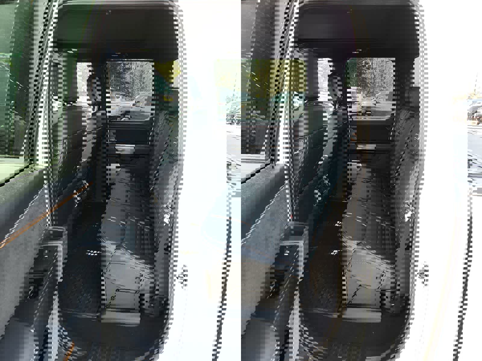 Used 2024 Ford F350 Platinum w/ FX4 Off-Road Package image 27