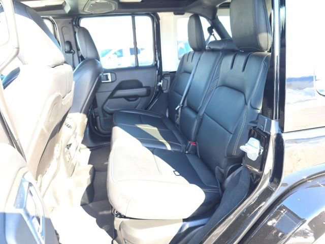 Used 2025 Jeep Wrangler Unlimited Sahara w/ Safety Group image 34