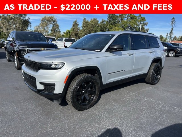 Used 2023 Jeep Grand Cherokee L Laredo image 3