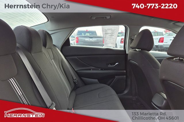 Used 2024 Hyundai Elantra SEL image 25