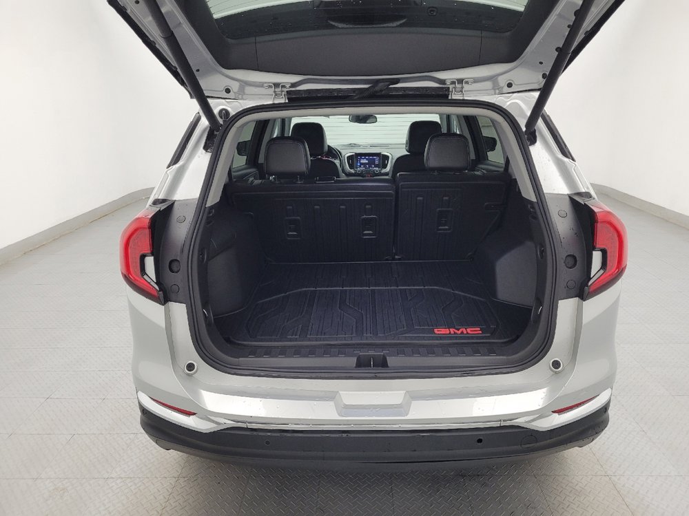 Used 2022 GMC Terrain SLT w/ LPO, Floor Liner Package FWD image 29