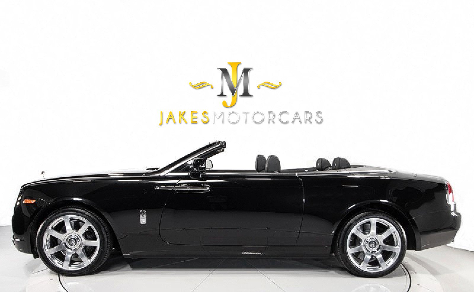 Used 2018 Rolls-Royce Dawn image 2