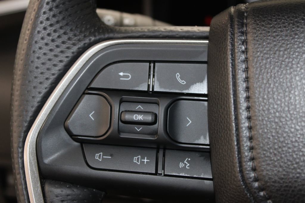 Used 2025 Toyota Sequoia SR5 AWD/4WD image 46