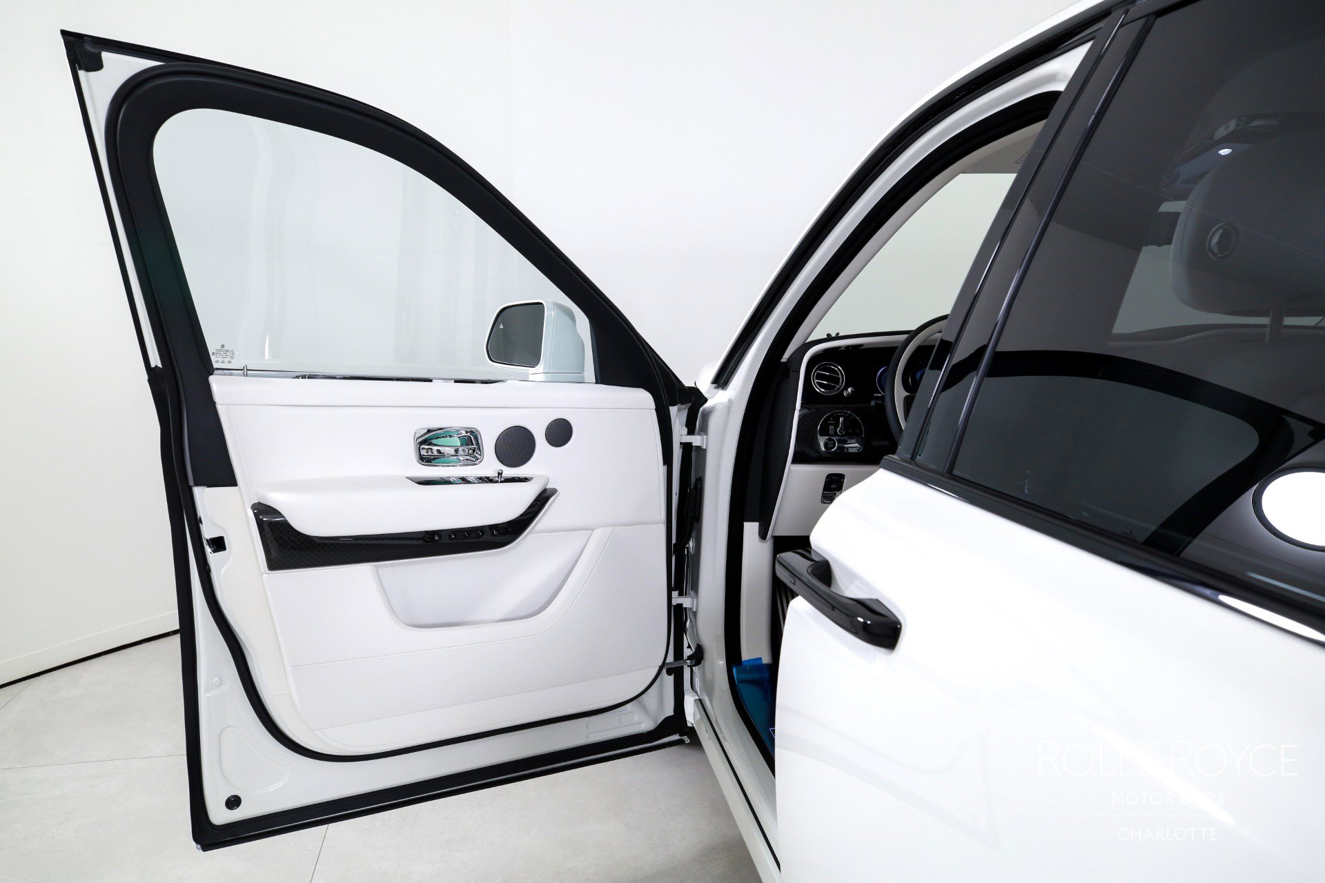 New 2026 Rolls-Royce Cullinan Black Badge image 11