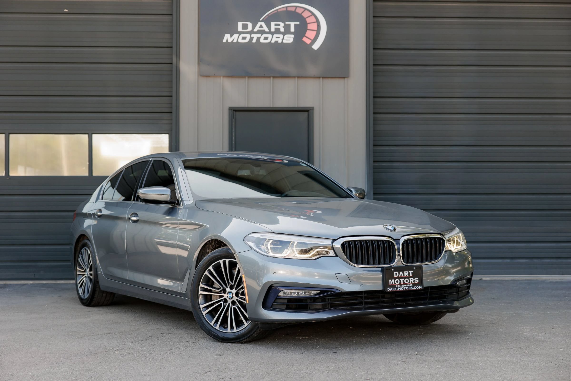 Used 2017 BMW 540i xDrive AWD/4WD image 1