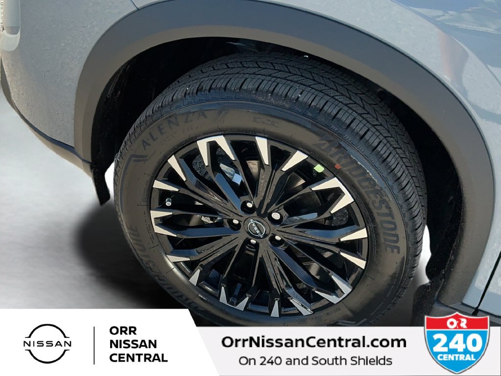 New 2027 Nissan Rogue Dark Armor FWD image 9