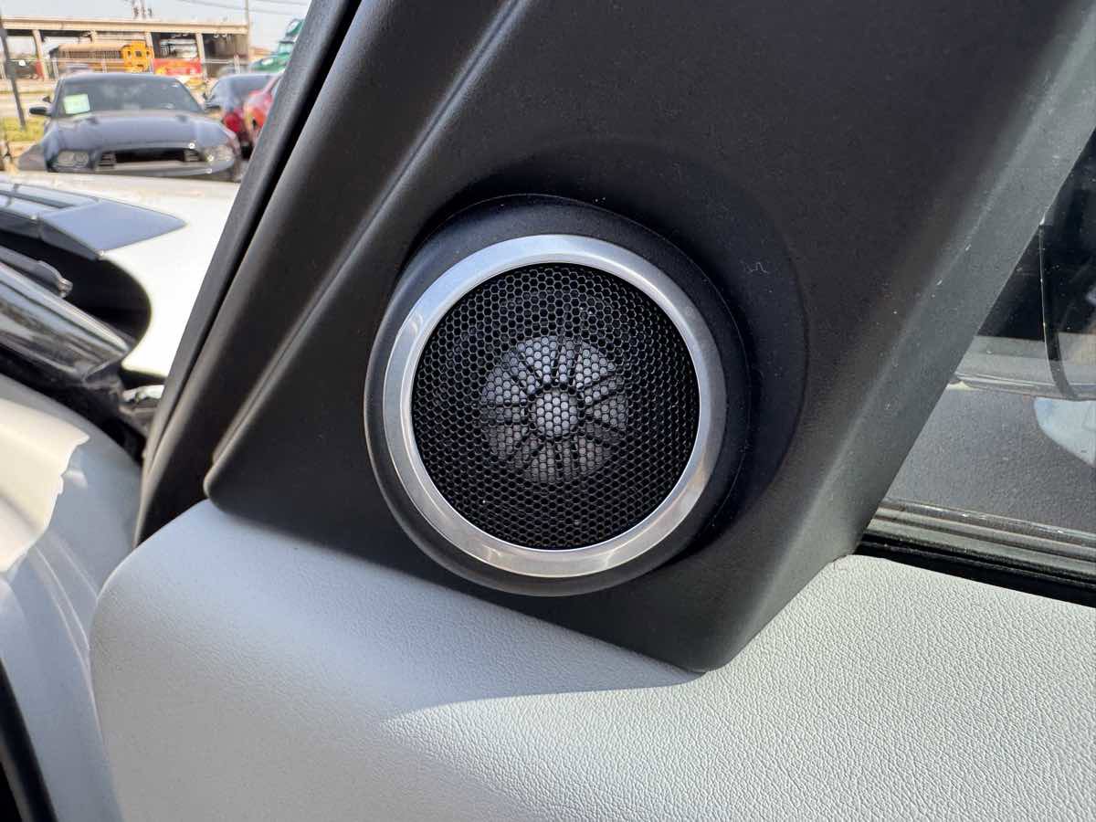 Used 2017 Land Rover Range Rover Supercharged image 40