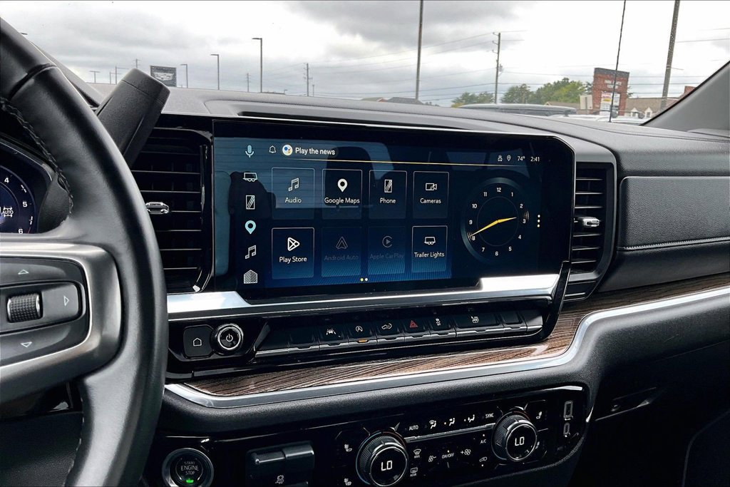 Used 2025 Chevrolet Silverado 1500 LT AWD/4WD image 16