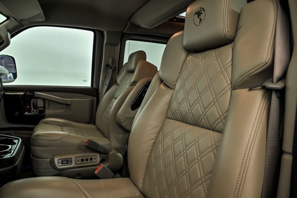 Used 2023 GMC Savana 2500 RWD image 17