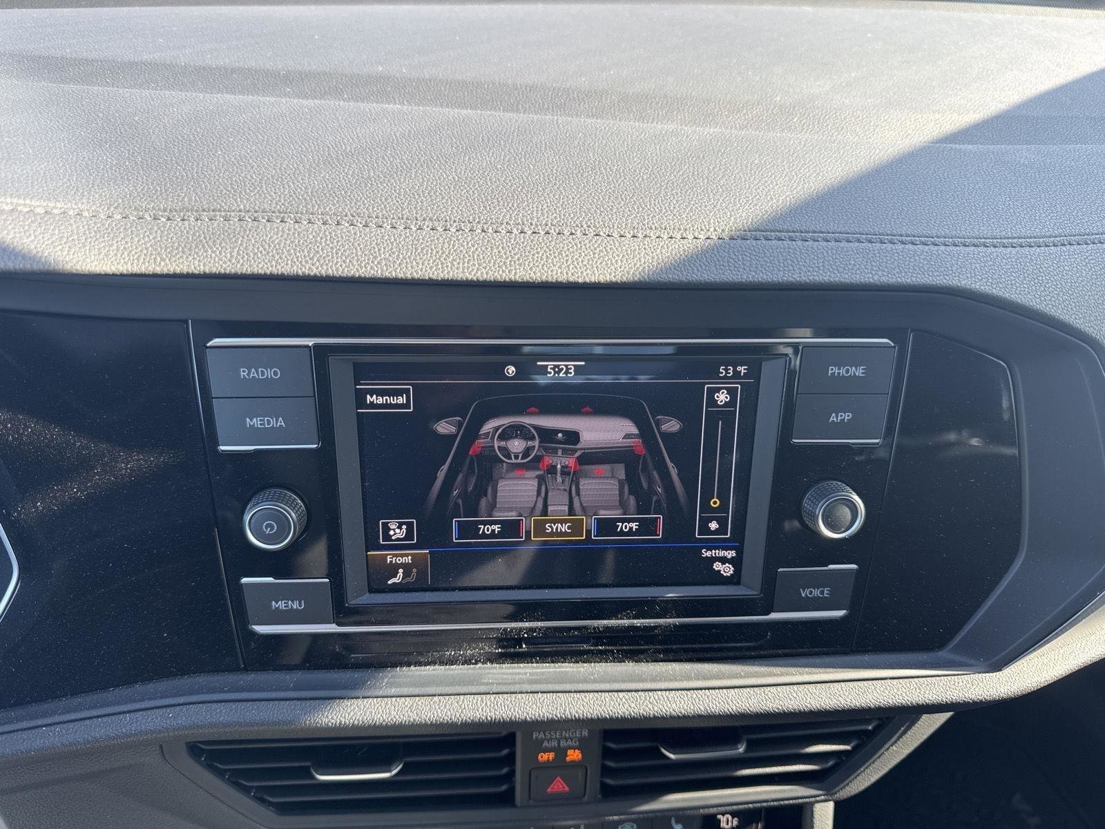 Used 2024 Volkswagen Jetta SE w/ Panoramic Sunroof Package image 25