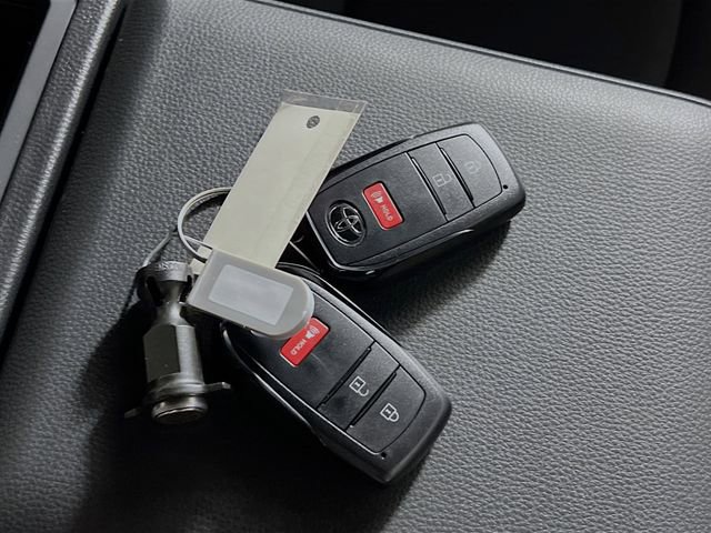 New 2025 Toyota Tacoma SR5 image 31