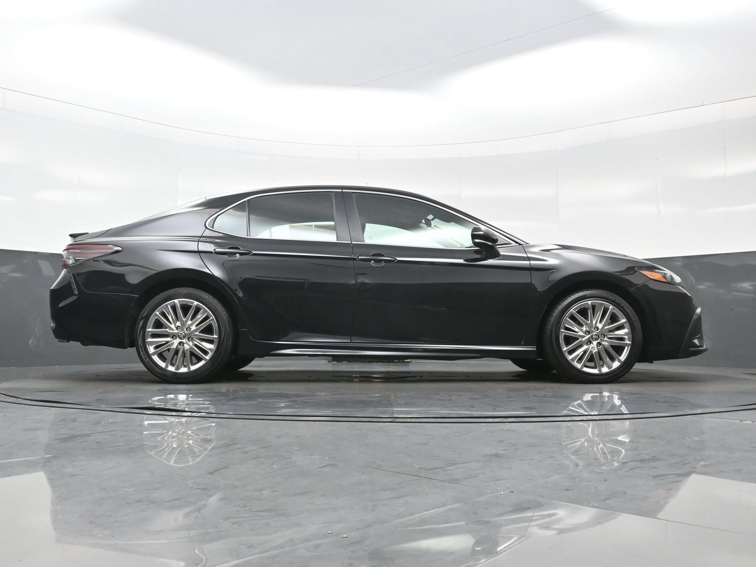 Used 2024 Toyota Camry SE FWD image 32