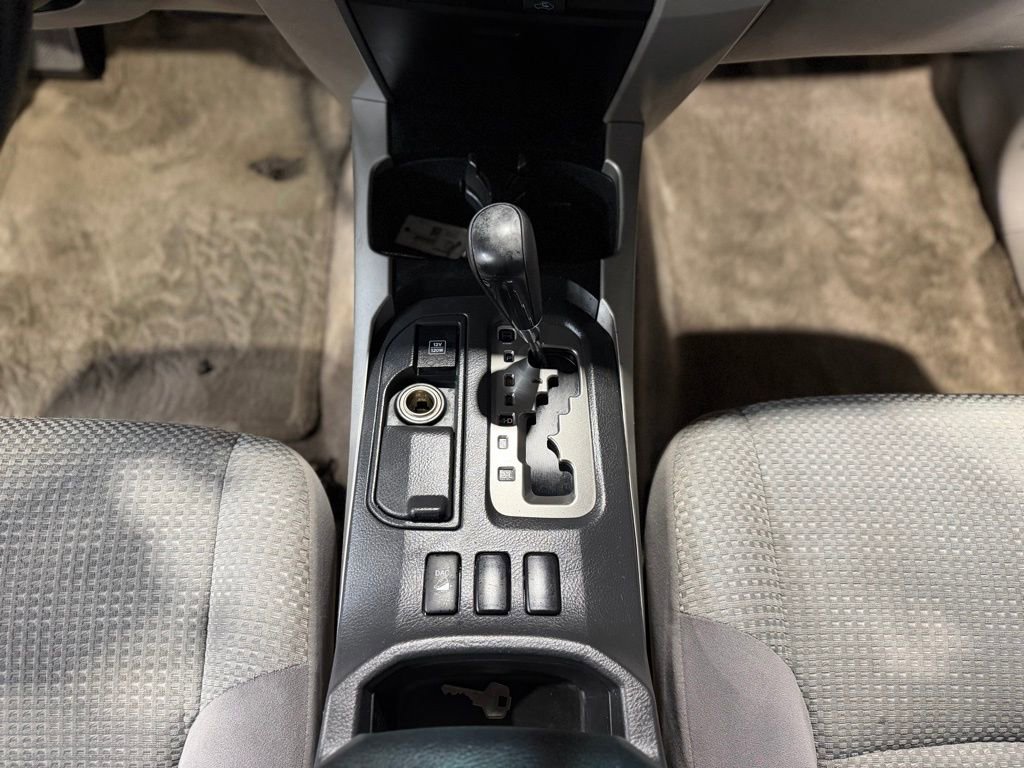 Used 2005 Toyota 4Runner SR5 AWD/4WD image 14