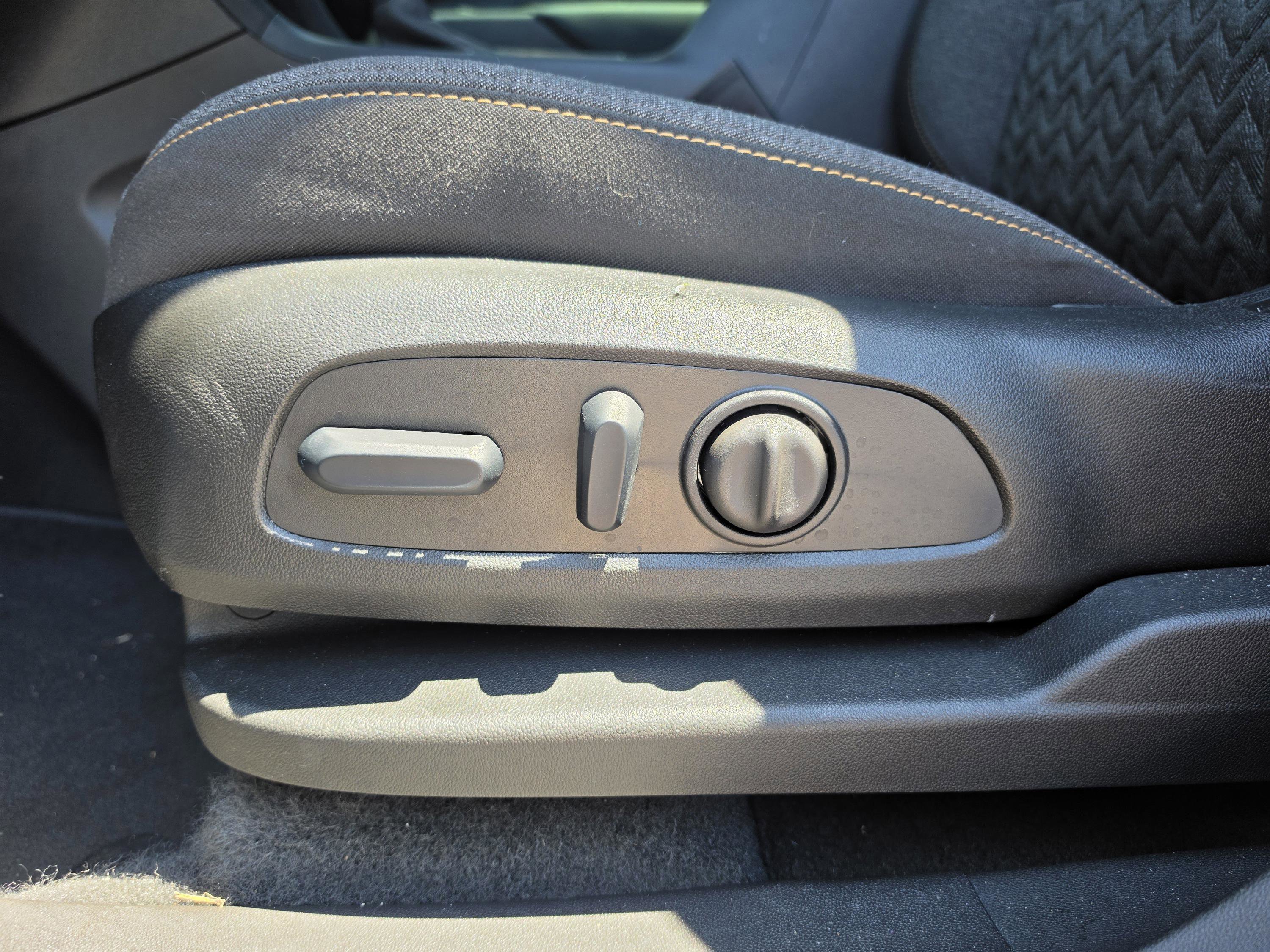 Certified 2024 Chevrolet Equinox LT FWD image 23
