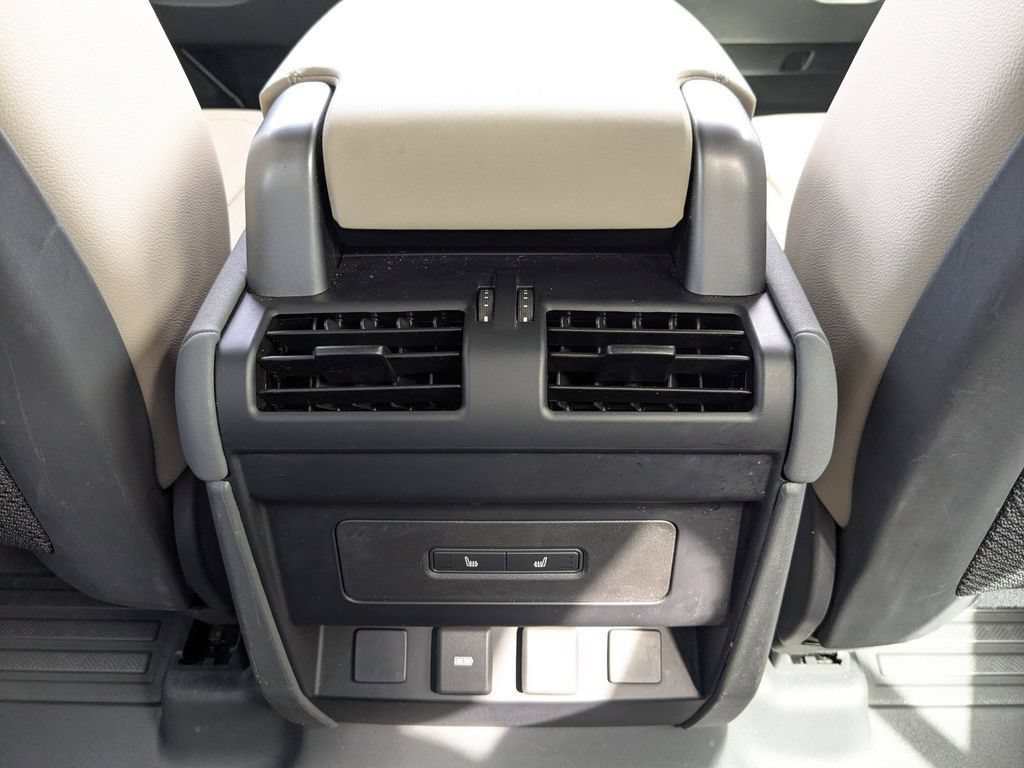Used 2023 Land Rover Defender 110 SE AWD/4WD image 28