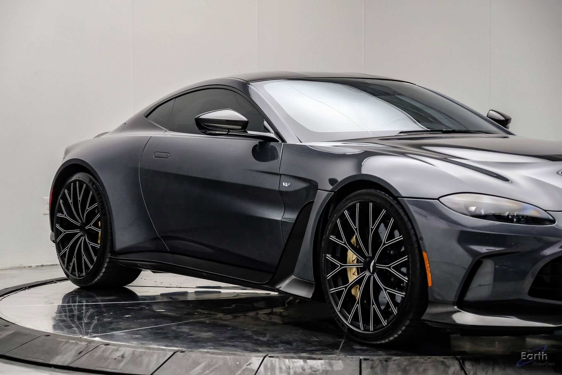 Used 2023 Aston Martin V12 Vantage RWD image 31