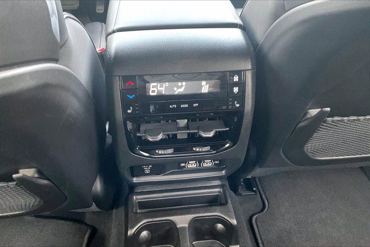 Certified 2024 Jeep Grand Cherokee L Overland w/ Luxury Tech Group IV image 18