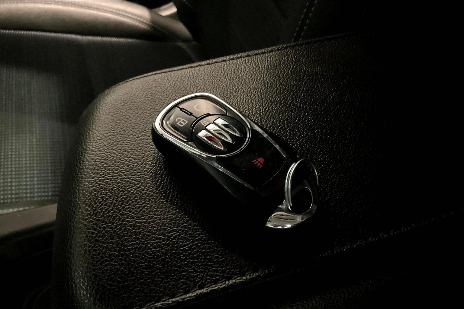 Used 2025 Buick Envista Preferred FWD image 33