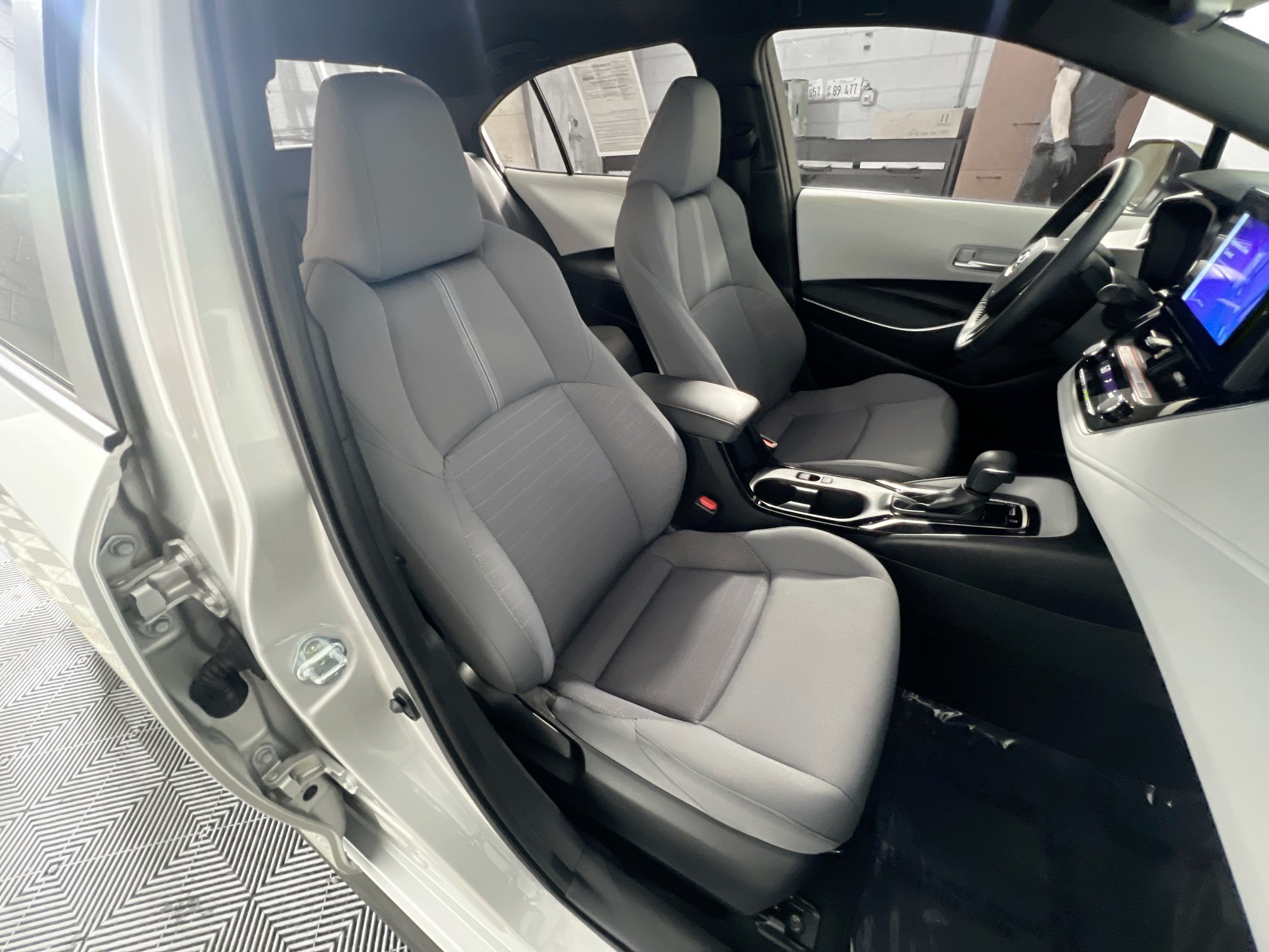 Used 2025 Toyota Corolla SE FWD image 31
