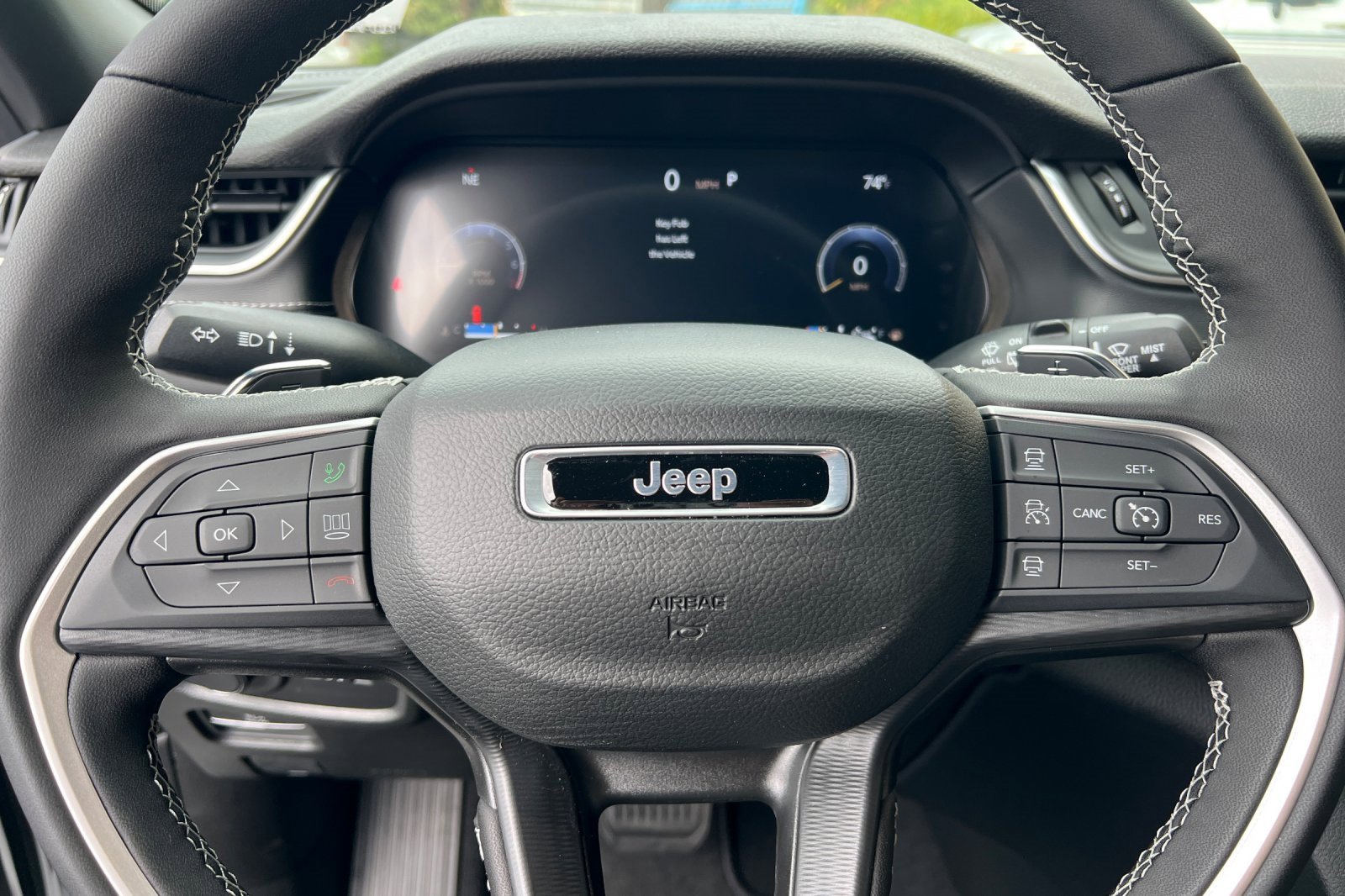 New 2025 Jeep Grand Cherokee Altitude image 23